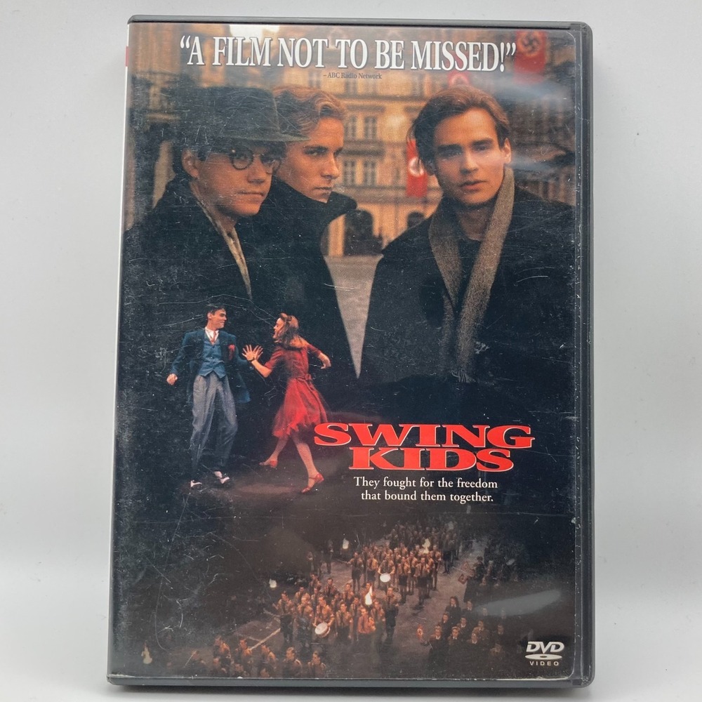 Swing Kids DVD Movie Film Original Case Robert Sean Leonard Christian Bale